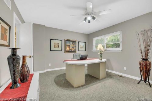 737 Kirts Blvd, Troy MI 48084-4863 exterior