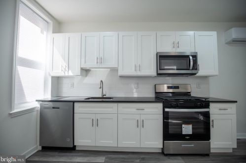 5148 Hazel Ave, Philadelphia PA 19143-1526 exterior