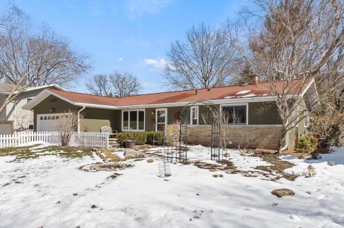 1605 Tarragon Dr, Madison WI  53716-1858 exterior