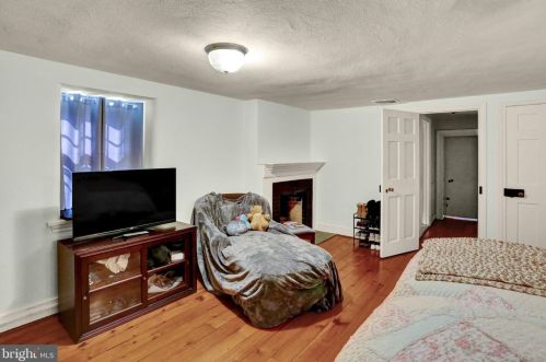 886 Vaughn Rd, Pottstown PA exterior