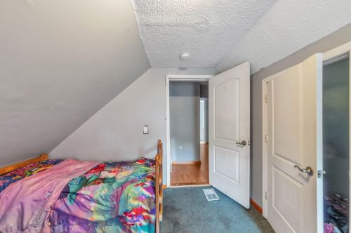 56 Stewart St, Grand Rapids MI 49507-2402 exterior