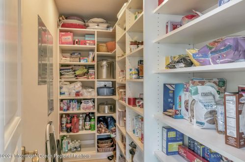 41 Marlpit Pl, Middletown NJ 07748-2028 exterior