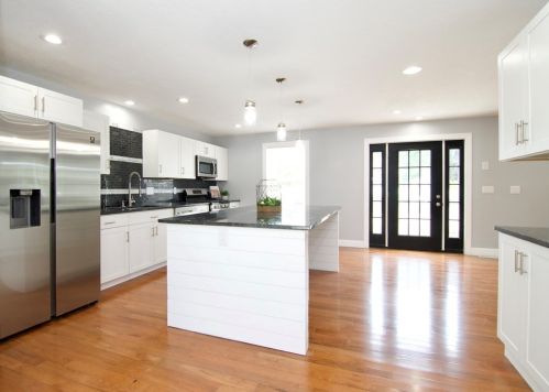 75 Rochford Cir, Springfield MA  01128-1024 exterior