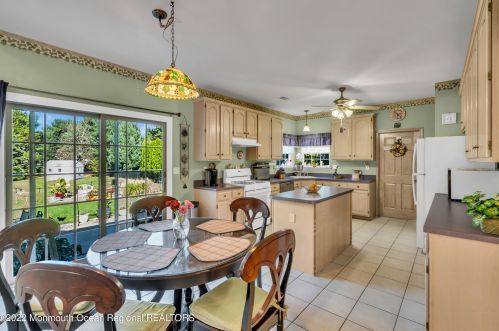 325 Meadowood Rd, Jackson Twp NJ 08527-1181 exterior