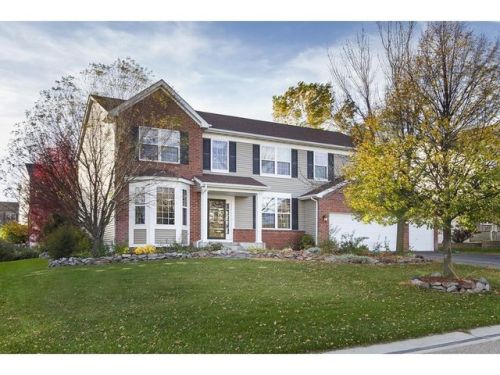 2908 Hilltop Dr, Chaska, MN 55318-3224