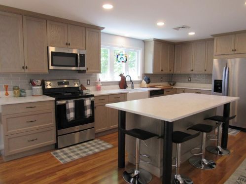 72 Cres St, Providence RI 02907-3237 exterior