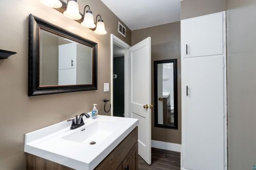 4615 Dodge St, Duluth MN 55804-1515 exterior