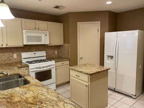 9509 Dalewood Dr, Austin TX  78729-3550 exterior