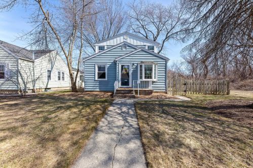 3340 Lenox St, Milwaukee, WI 53207-2810