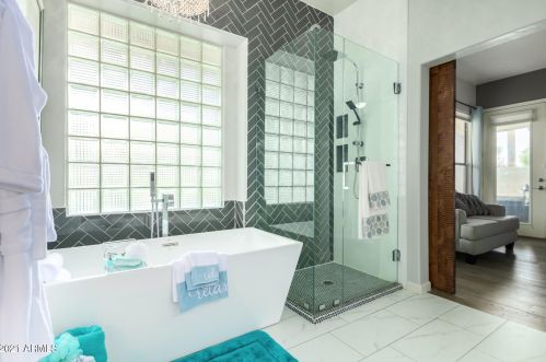 326 Anderson Ave, Phoenix AZ  85022-2366 exterior