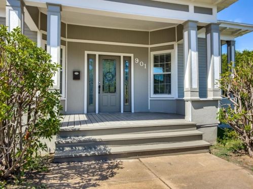 901 Morton St, Denison TX  75020-2111 exterior