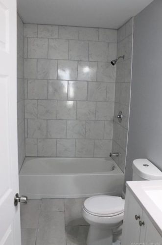 65 High St, Vernon CT 06066-3638 exterior