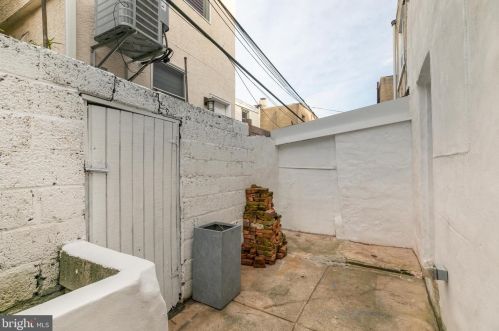 1223 Ellsworth St, Philadelphia PA 19146-2812 exterior