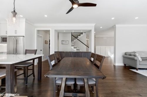 662 Parkside Ave, Elmhurst IL 60126-5029 exterior