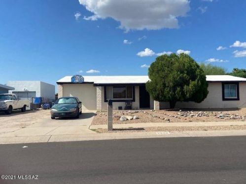 3256 Shumaker Dr, Tucson, AZ 85741-3628