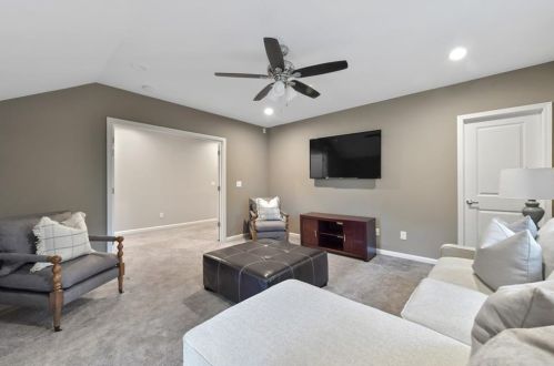 1261 Merry Ln, Atlanta GA 30329-3903 exterior