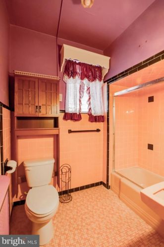 2510 Carlisle St, Philadelphia PA 19132-0040 exterior