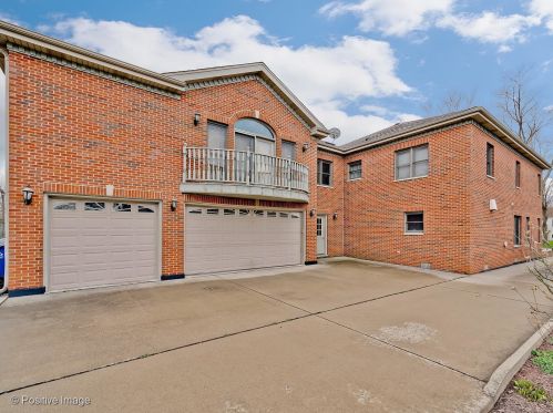 837 Linden Ave, Elmhurst IL 60126-4538 exterior