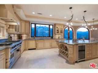 8027 Floral Ave, Los Angeles CA  90046-2116 exterior