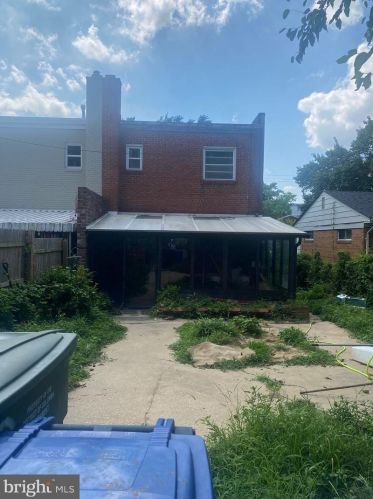 59 46th St, Washington, DC 20019-8402