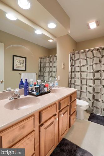 31 Lewiston Cir, Lancaster PA 17601-4883 exterior