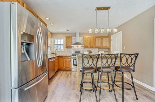 408 Larchmont Ct, Moon Twp PA  15108-9100 exterior