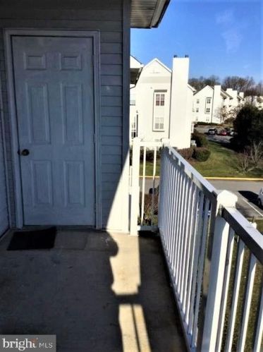 511 Ashton Ln, New Castle DE  19720-3960 exterior