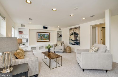 11801 Ambleside Dr, Rockville MD 20854-2109 exterior