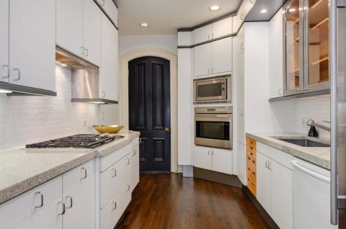 1949 Lincoln Ave, Chicago IL 60614-5404 exterior