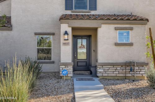 8037 Albeniz Pl, Phoenix AZ  85043 exterior