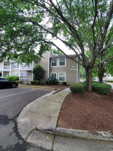 1383 Keys Crossing Dr, Atlanta GA  30319-4043 exterior