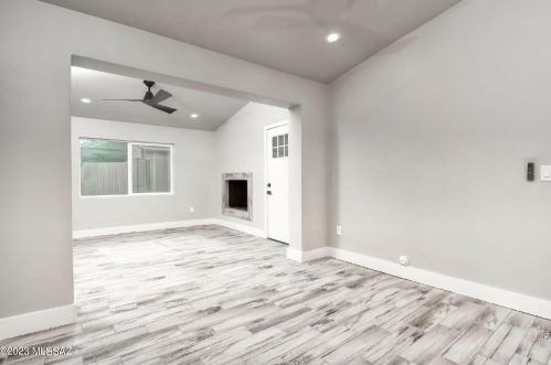 892 Glenn St, Tucson AZ  85705-4120 exterior