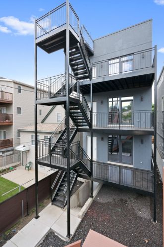 1503 Oakdale Ave, Chicago IL  60657-4010 exterior