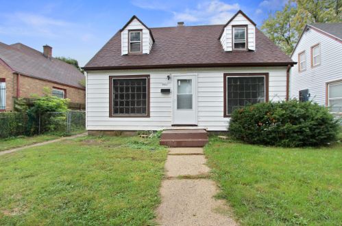 4239 29th St, Milwaukee, WI 53216-1817