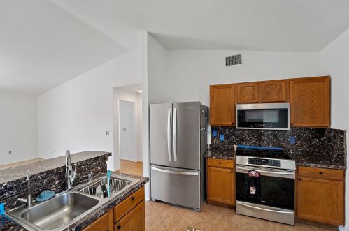 532 Mccomb Ave, Fort Pierce FL 34953-3812 exterior