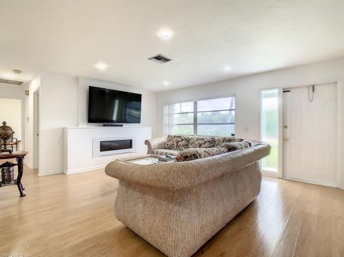 3933 12 St, Naples FL 34103-3885 exterior