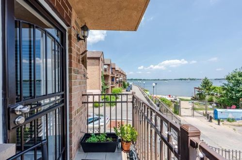 179 Cross St, Bronx NY 10464-1225 exterior