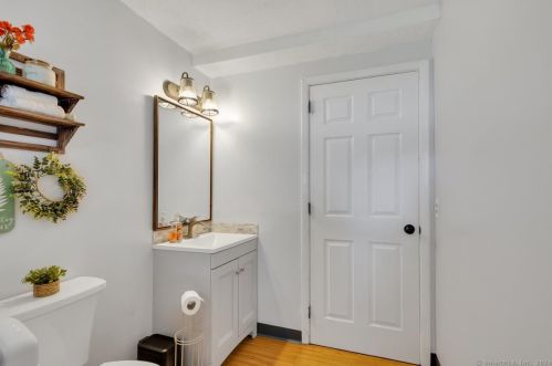 75 Boylston St, Meriden CT 06450-4737 exterior