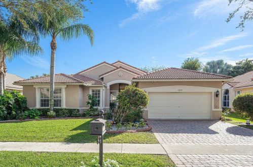 12039 Oakvista Dr, Boynton Beach FL 33437-6351 exterior