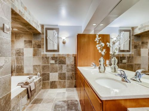 737 Amber Dr, Saint Paul MN 55122-2059 exterior