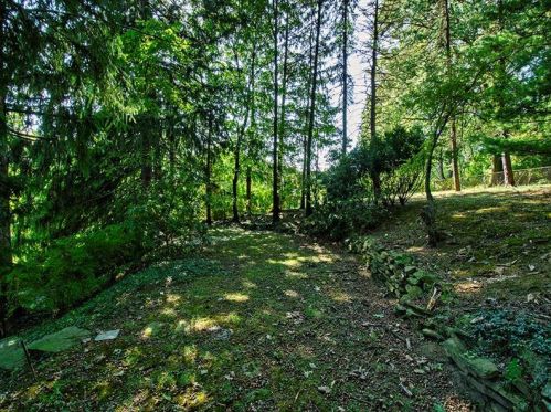 110 Inglewood Dr, Pittsburgh PA 15228-1505 exterior