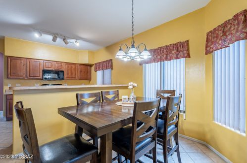 7675 Majestic Palm Ln, Tucson AZ 85756-6112 exterior