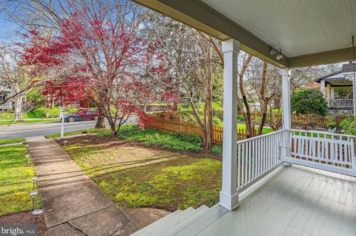 4114 Fessenden St, Washington DC  20016-4227 exterior