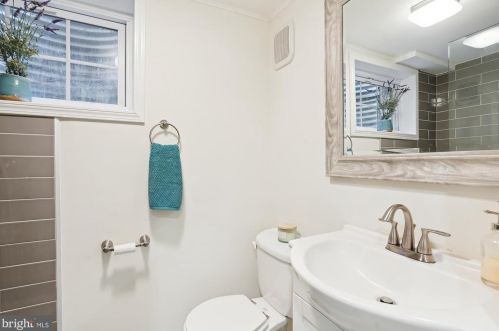 917 Columbus St, Alexandria VA 22314-1611 exterior