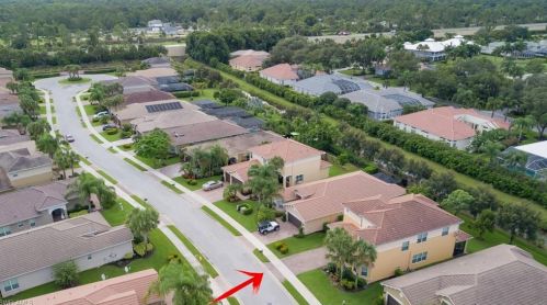 6606 Marbella Dr, Naples FL 34105-5040 exterior