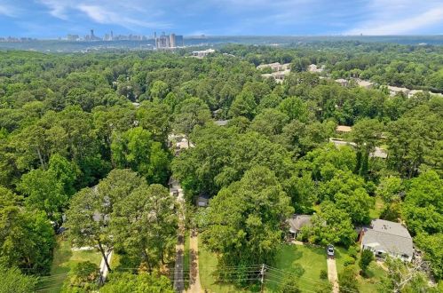 1348 Merry Ln, Atlanta GA 30329-3906 exterior