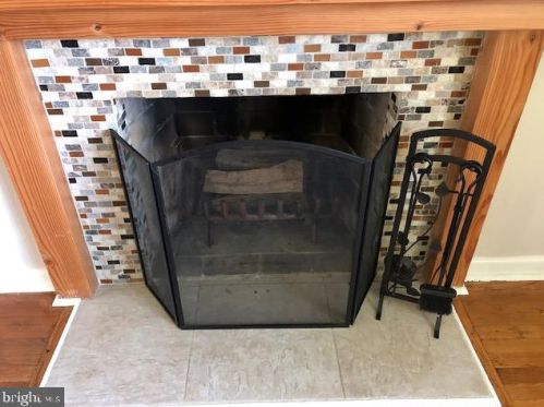 4810 Mori Dr, Rockville MD  20852-2213 exterior