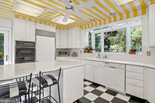 2852 Albemarle St, Washington DC 20008-2134 exterior