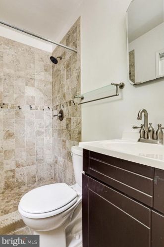 4301 Laurel Rd, Alexandria VA 22309-2520 exterior