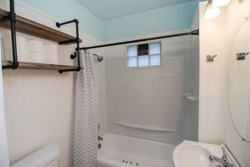 2040 70, Milwaukee WI 53223-2151 exterior